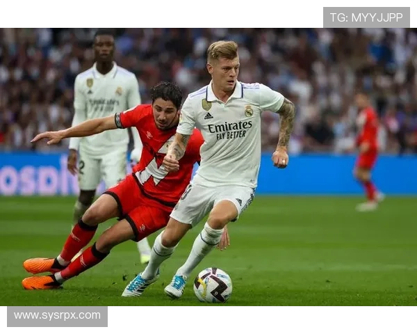 深度解读欧冠最新数据榜单与战术趋势全面追踪豪门球队表现与赛季走向